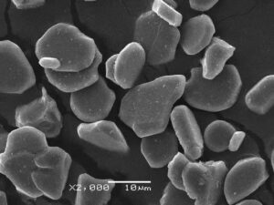 Polvere di allumina calcinata a forma di piastra da 20 µm per resistenza all’abrasione della vernice UV